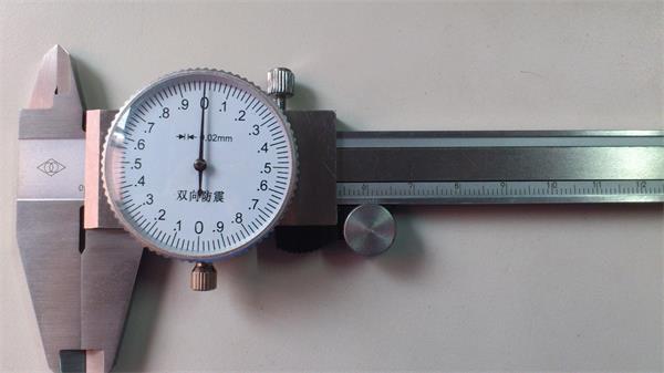 帶表卡尺的讀數(shù)方法 帶表卡尺的讀數(shù)方法